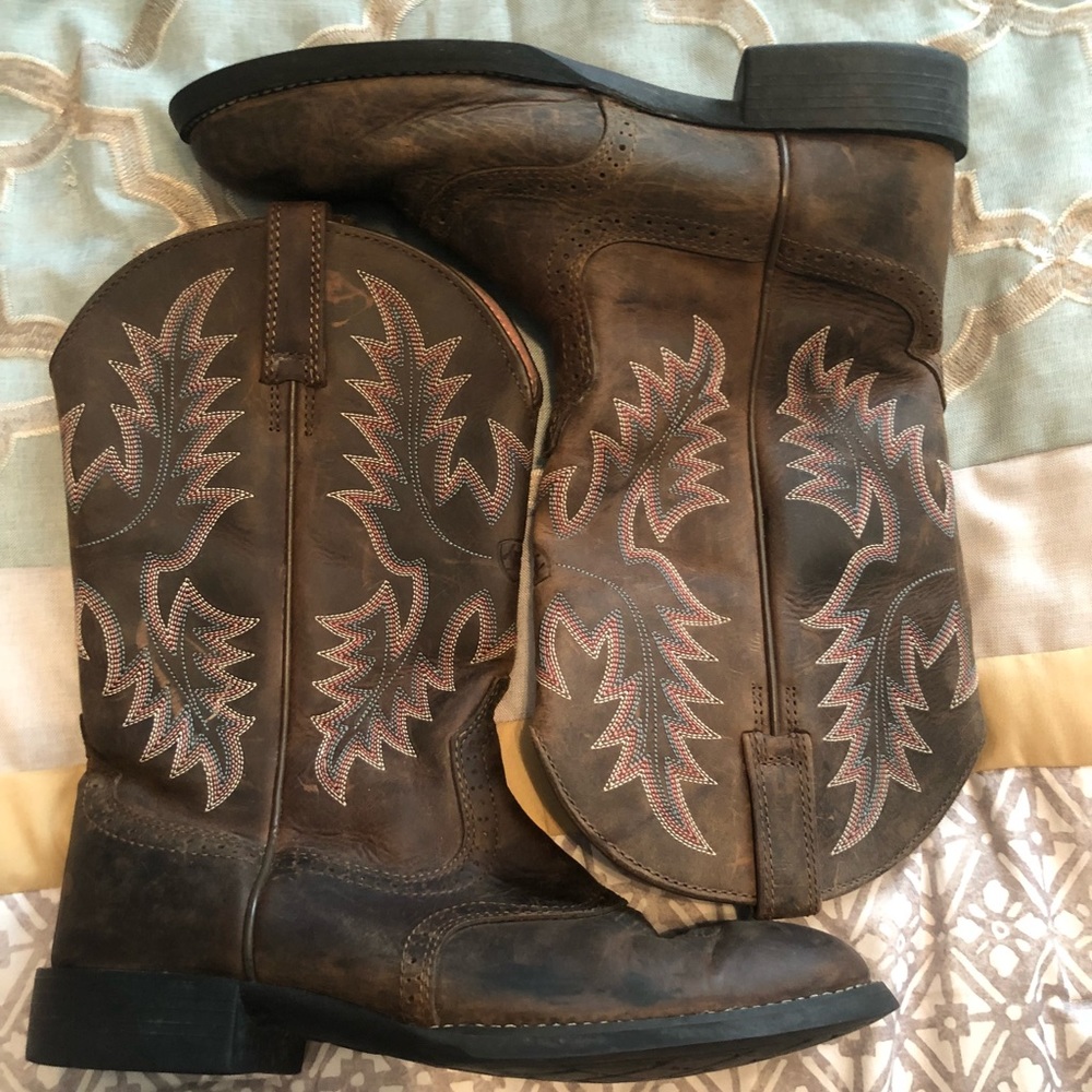 Ariat Round Toe Cowboy Boots
